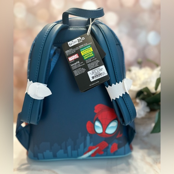 NWT! Limited edition SDCC Spider-Man Loungefly Lenticular Glow mini backpack - Picture 8 of 10